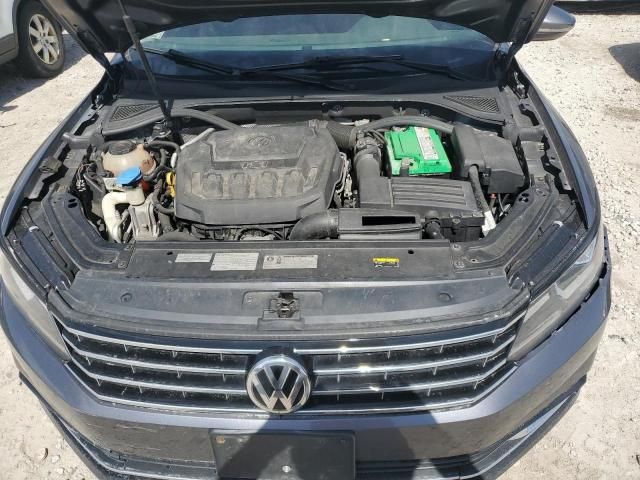 2018 Volkswagen Passat SE