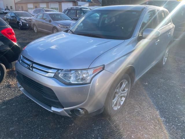 2015 Mitsubishi Outlander SE