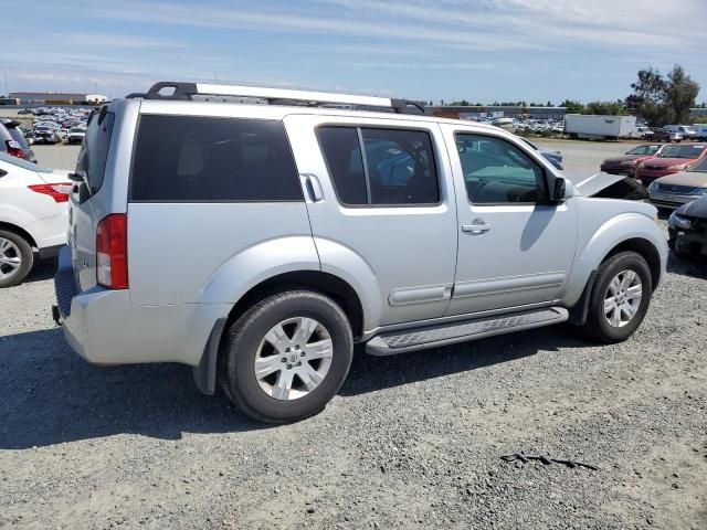 2005 Nissan Pathfinder LE