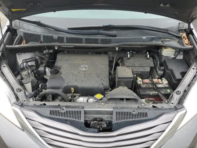 2015 Toyota Sienna LE