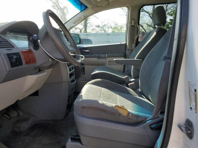 2009 Chrysler Town & Country LX