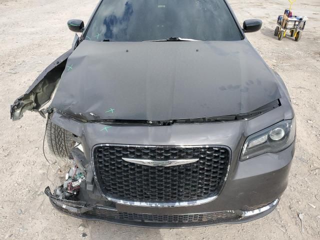 2019 Chrysler 300 Touring