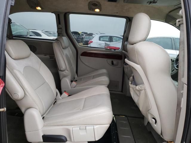 2005 Chrysler Town & Country Limited