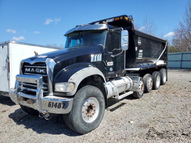 2017 Mack 700 GU700