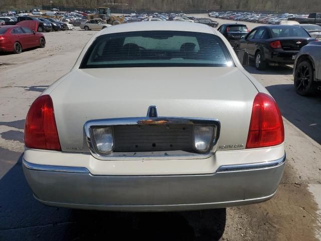 2006 Lincoln Town Car Signature Limited