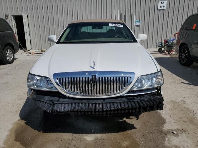 2006 Lincoln Town Car Signature Limited