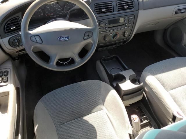 2002 Ford Taurus SE