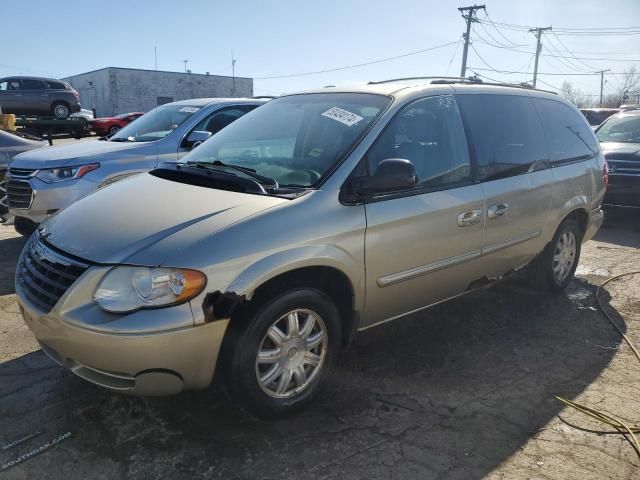 2005 Chrysler Town & Country Touring