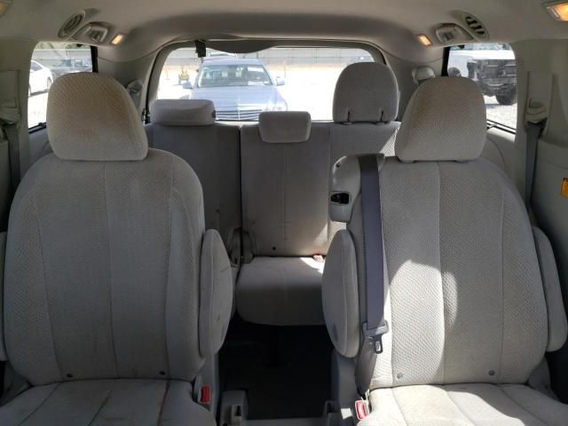 2011 Toyota Sienna LE