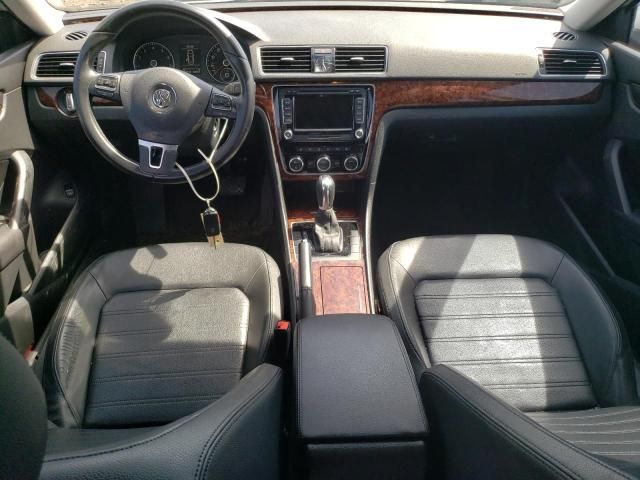 2012 Volkswagen Passat SEL