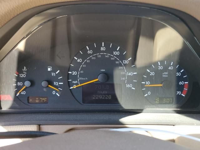 2000 Mercedes-Benz E 320