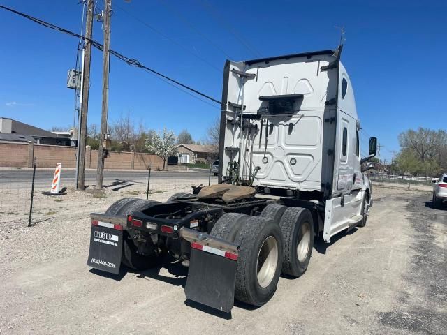 2019 Freightliner Cascadia DD15 A/T