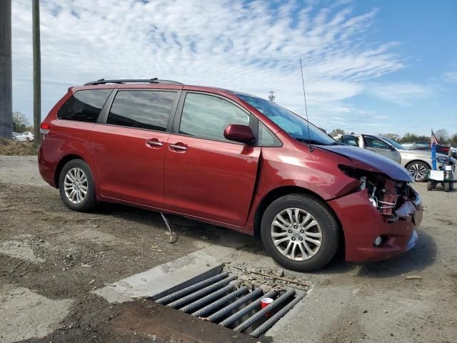 2013 Toyota Sienna XLE