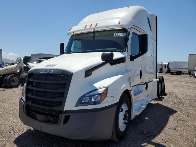 2020 Freightliner Cascadia 126