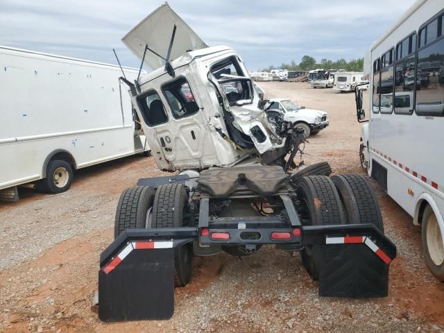 2024 Freightliner Cascadia 126