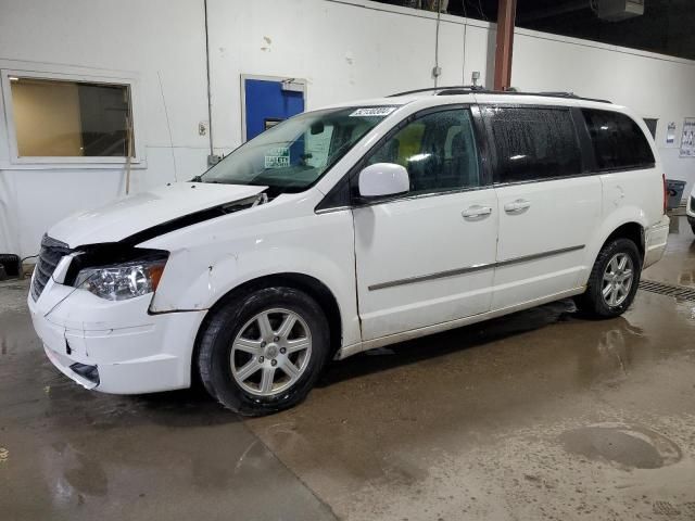 2010 Chrysler Town & Country Touring