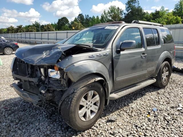 2005 Nissan Pathfinder LE