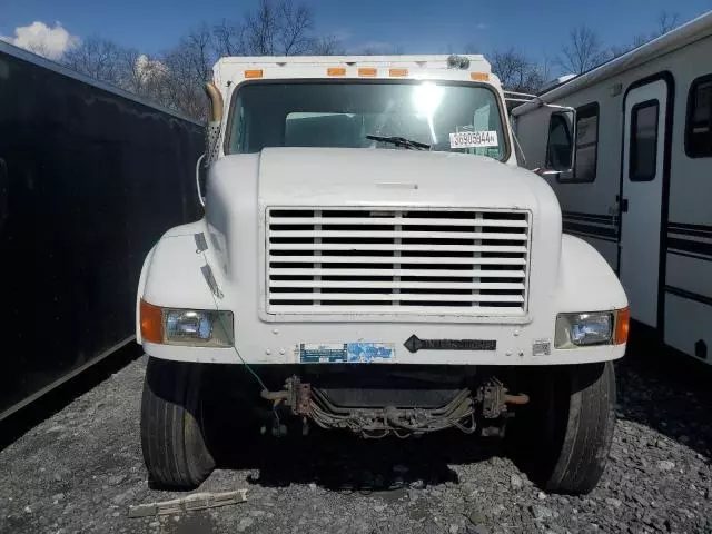 2000 International 4000 4900