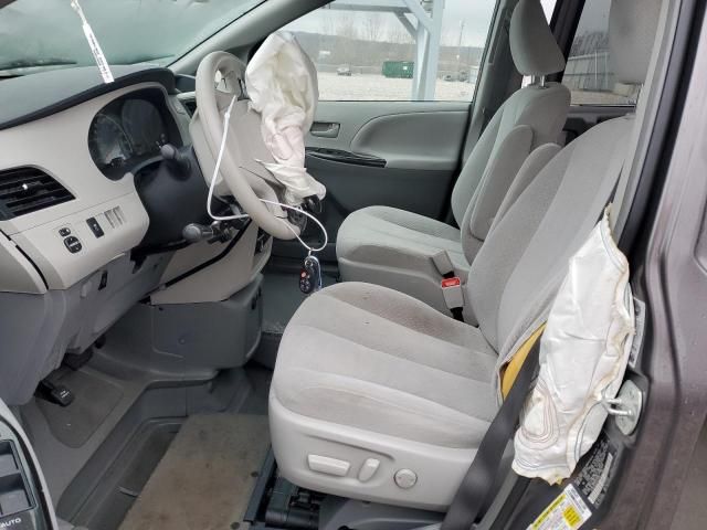 2013 Toyota Sienna LE