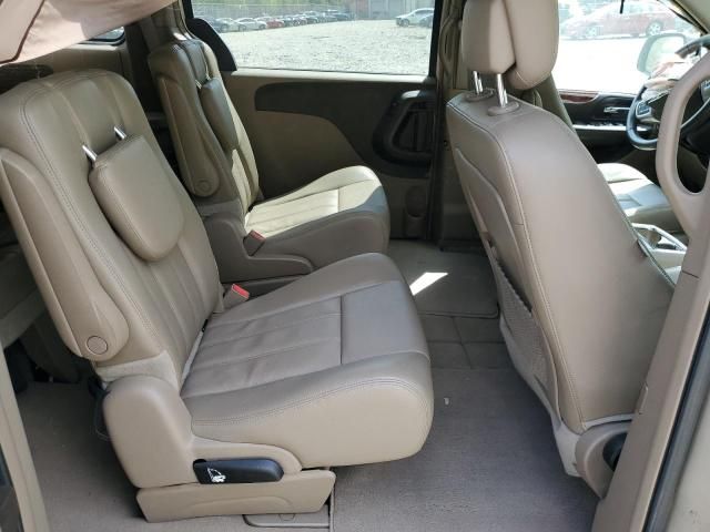 2014 Chrysler Town & Country Touring