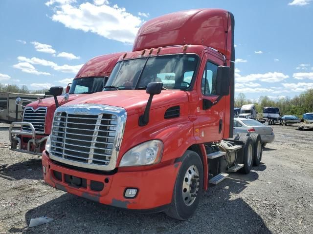 2016 Freightliner Cascadia 113