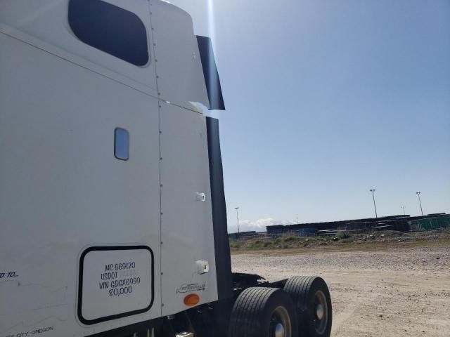 2016 Freightliner Conventional Columbia