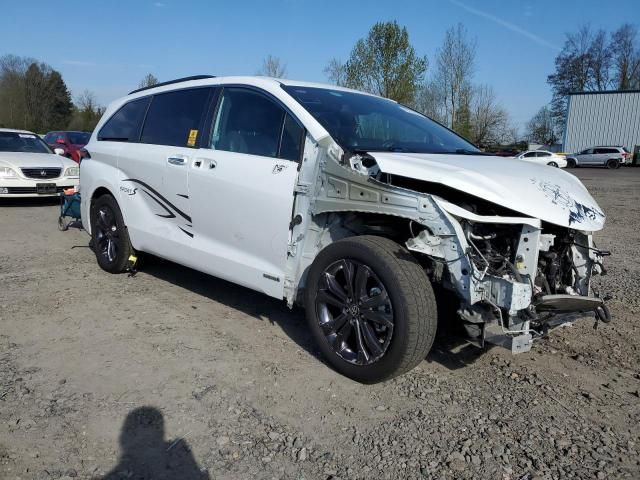 2021 Toyota Sienna XSE