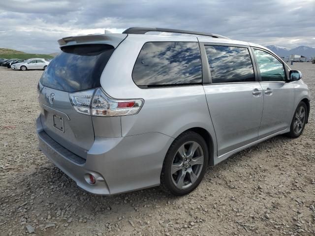 2018 Toyota Sienna SE