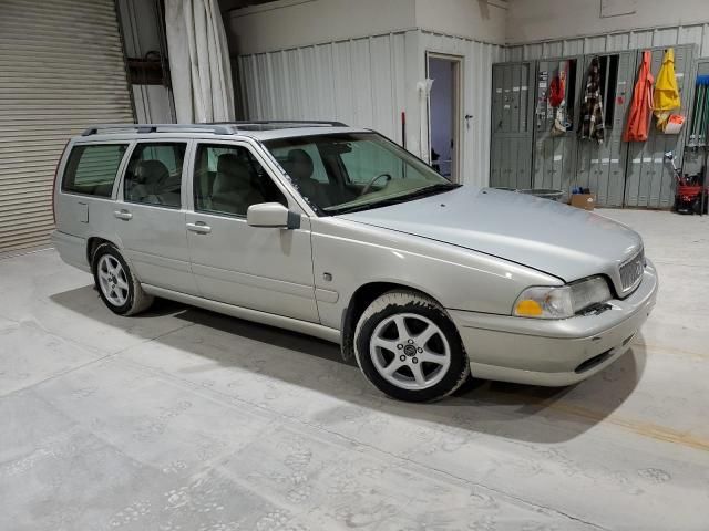 2000 Volvo V70 Base