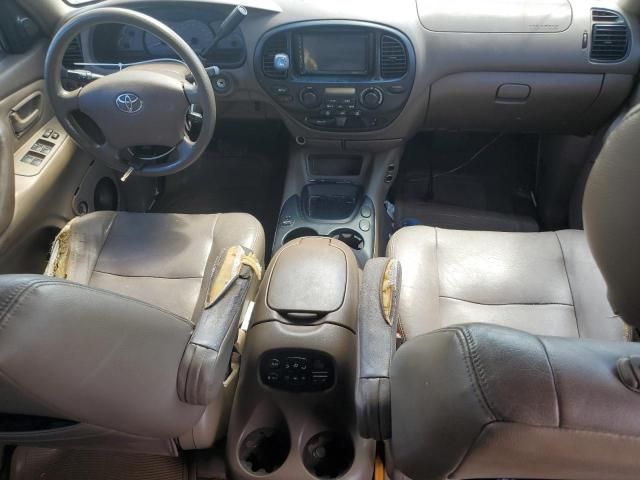 2004 Toyota Sequoia SR5