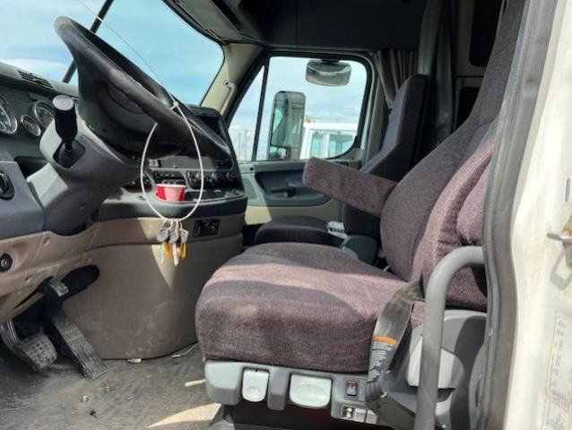 2017 Freightliner Cascadia 125