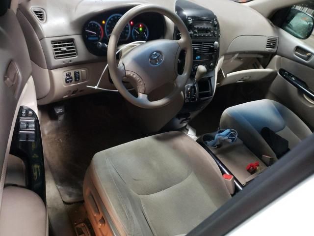 2005 Toyota Sienna CE