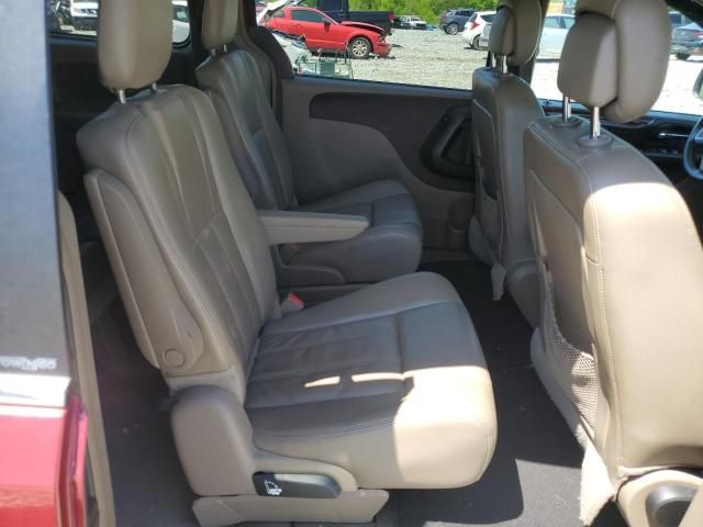 2014 Chrysler Town & Country Touring