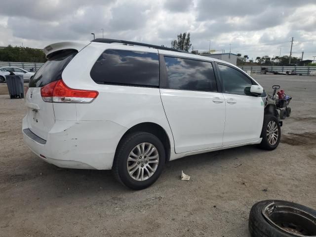 2013 Toyota Sienna XLE