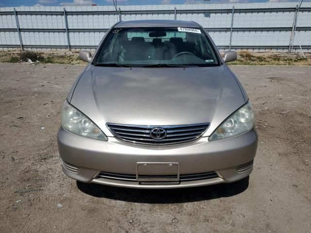 2005 Toyota Camry LE