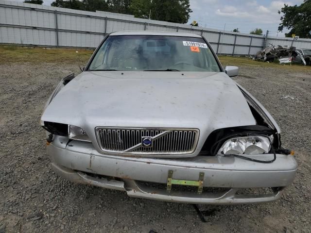 2000 Volvo V70 Base