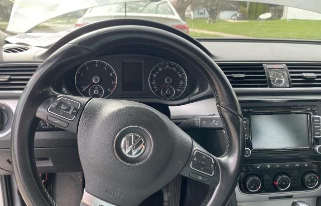 2013 Volkswagen Passat SE