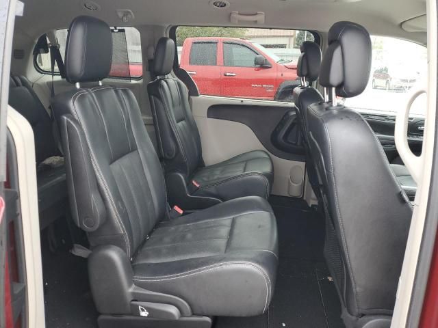 2012 Chrysler Town & Country Touring L