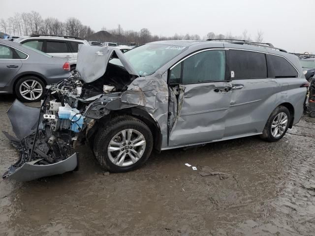 2022 Toyota Sienna XLE