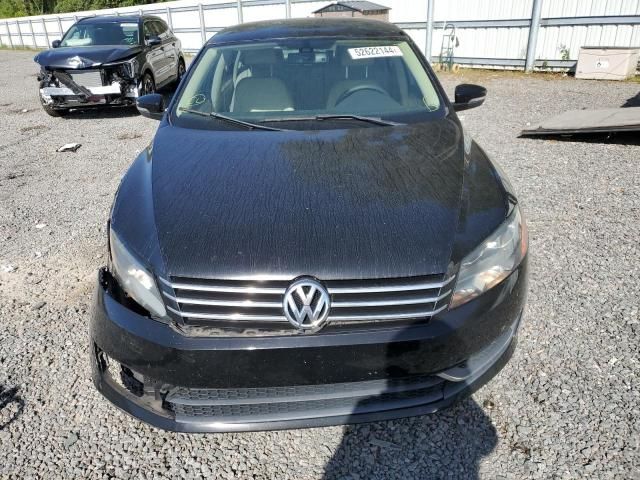 2013 Volkswagen Passat SE