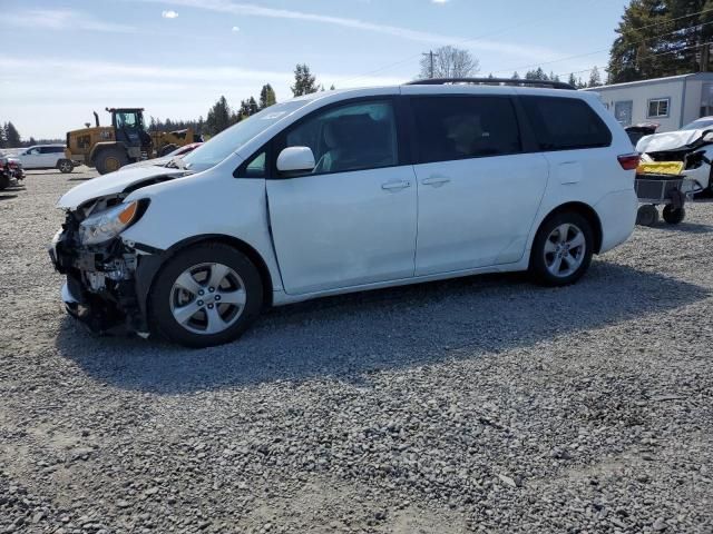 2015 Toyota Sienna LE