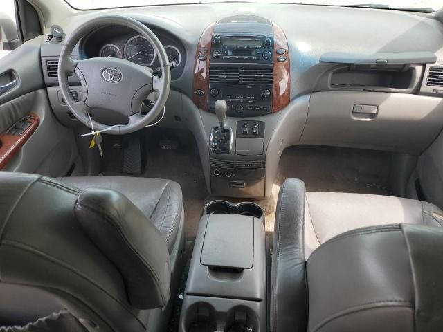 2005 Toyota Sienna XLE