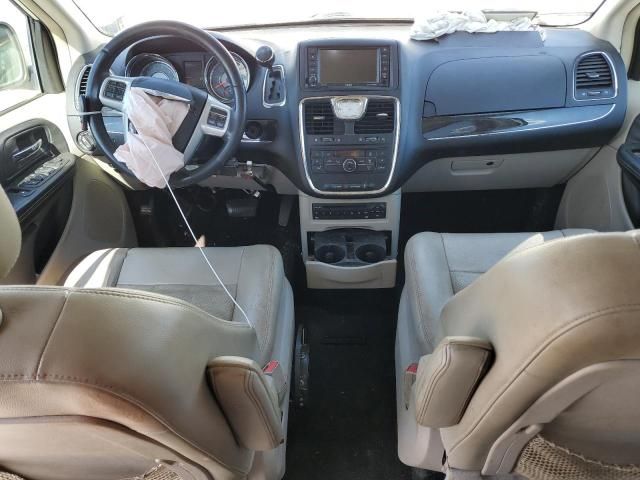 2013 Chrysler Town & Country Touring L