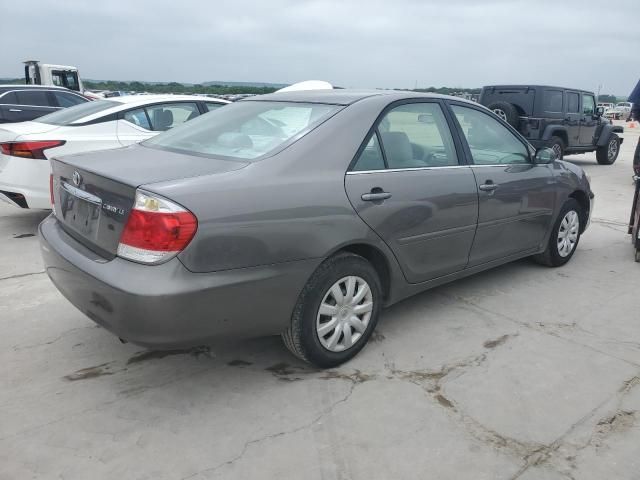 2005 Toyota Camry LE