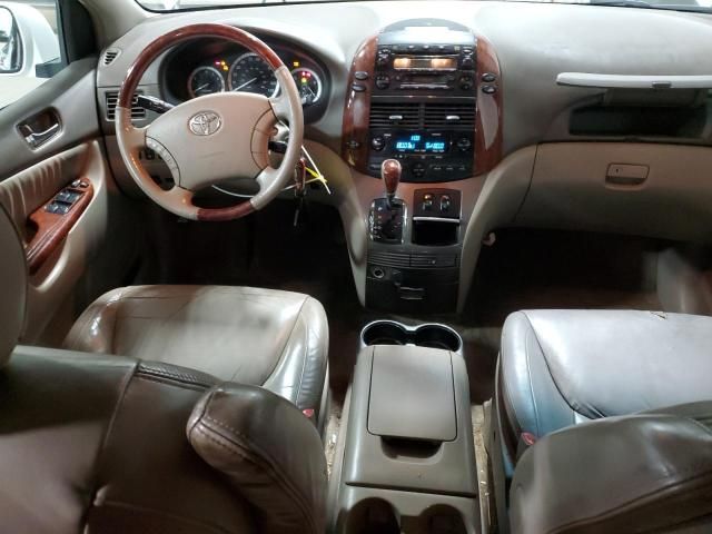 2005 Toyota Sienna XLE