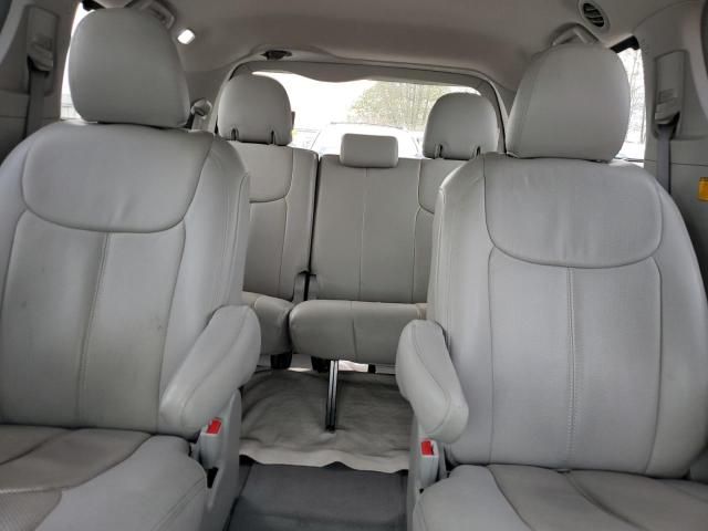 2011 Toyota Sienna LE