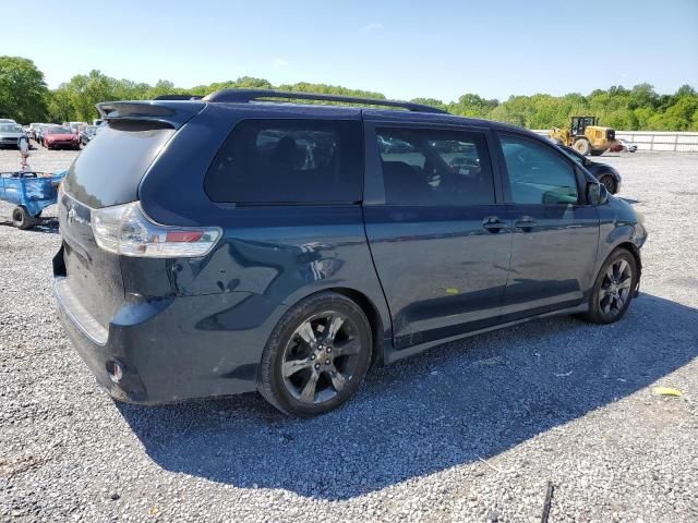 2011 Toyota Sienna Sport