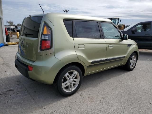 2010 KIA Soul +