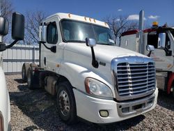 Camiones reportados por vandalismo a la venta en subasta: 2011 Freightliner Cascadia 125