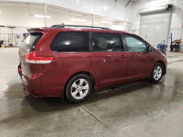 2014 Toyota Sienna LE